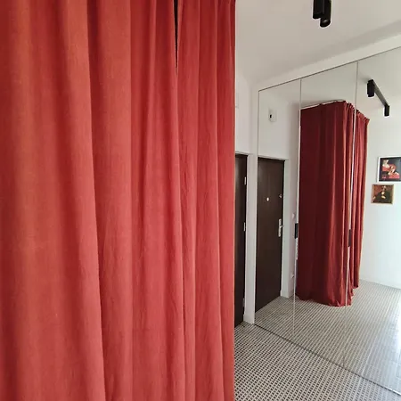 Hallera 6 * Βαρσοβία
