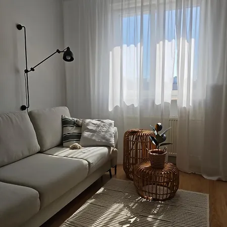 Διαμέρισμα Hallera 6 *
